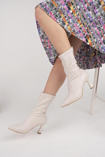 MUGGO Diamond Guaranteed Women's Stretch Ankle Medium Heeled Boots
