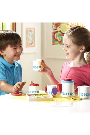 Melissa & Doug مجموعة تقديم الشاي الخشبية من ميليسا آند دوغ