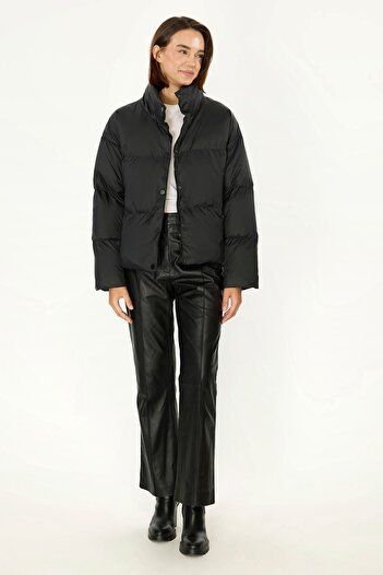 QAWWA Women's Black Windproof Waterproof Padded Coat