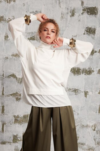 Two Mail Crepe Detailed Blouse Bone
