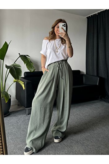 KÜBRA SÖYLEMEZ BOUTİQUE Green Green - Soft Textured Trousers with Elastic Waist