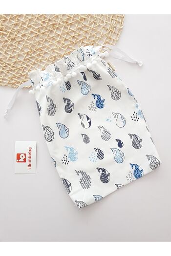 ilkimbebe Care Pouch with Whale for Baby and Child