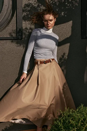 Suud Collection تنورة طويلة على شكل كرة الجمل