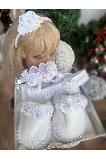 QUEEN AKSESUAR Luxury Design 4-Piece Baby and Mother Set - Floral Pattern with Pearls and Stones