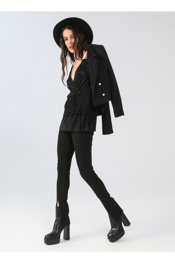 Fabrika Women's Black V-Neck Pleated Blouse - Weder