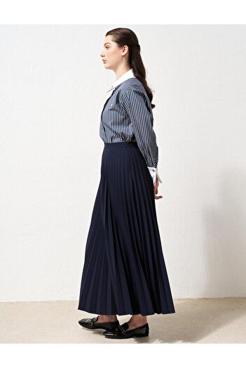 Kayra Navy Blue Zippered Pleated Skirt