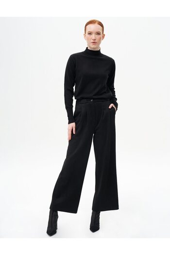 Kayra Black Suede Pants - Pleated Design