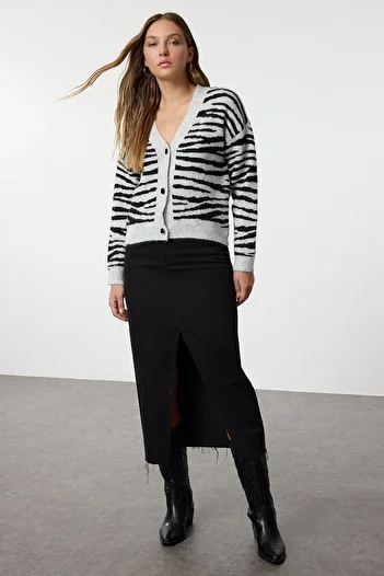 Trendyol Collection Zebra Patterned Gray Knitwear Cardigan - Soft Textured Twoaw25Hi00219