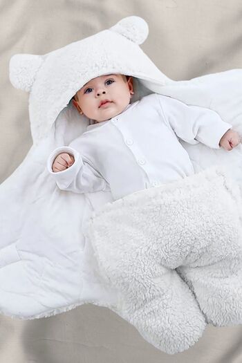 Serebien Home Collection Hooded Wellsoft Plush Baby Sleeping Bag 0-6 Months, Newborn Baby Outer Swaddle Unisex