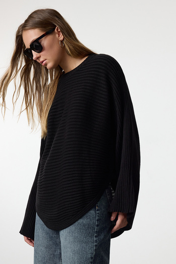 Trendyol Collection Pulover negru cu decolteu triplu - Wide Fit TWOAW25KZ00039