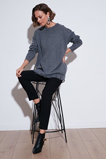 Lela Crew Neck Knitwear Sweater - Pullover with Ripped Detail 4616167
