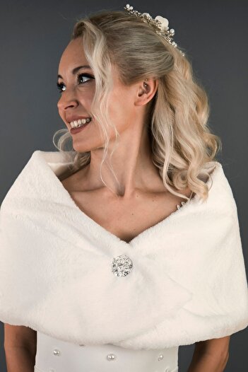SeddA Off White Short Brooch Fur Etol Bolero Jacket - Invitation Poncho