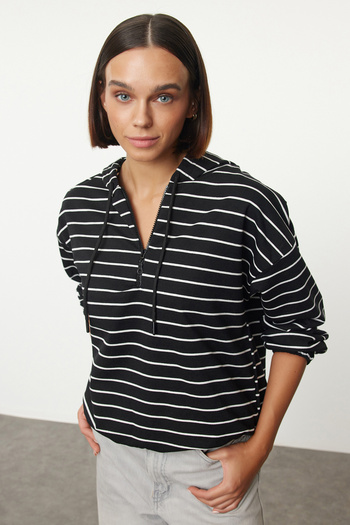 Trendyol Collection Černá pruhovaná mikina s kapucí - Twoaw25sw00274
