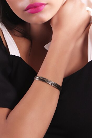 LABALABA Women's Antique Yellow Plated Leaf Textured Adjustable Bracelet