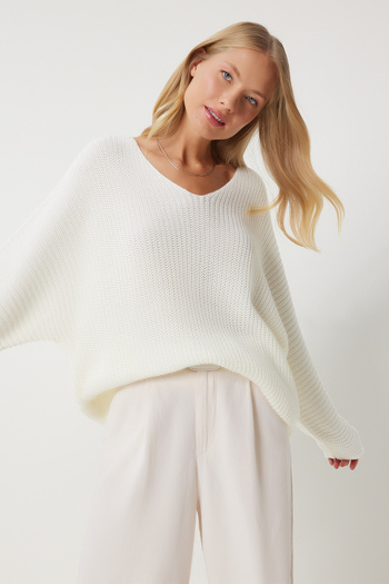 Happiness İstanbul Жіночий екрю светр з V-подібним вирізом Thessaloniki Orgu Oversized Sweater Pullover ZA00059