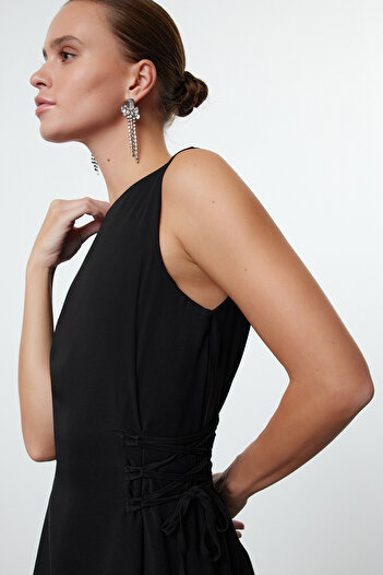 Trendyol Collection Μαύρο Ματ Σατέν Υφαντό Μίντι Φόρεμα TPRAW25EL00102