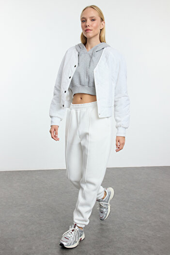 Trendyol Collection Ecru Ribbed Loose Jogger Thick Fleece Inside Knitted Sweatpants Pants Twoaw25Ea00029