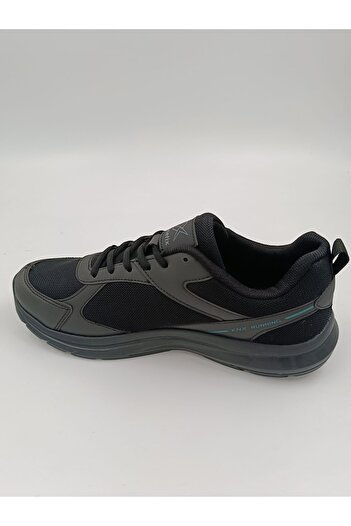 Kinetix Sneakers