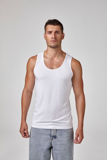 relactive White Male Athlete