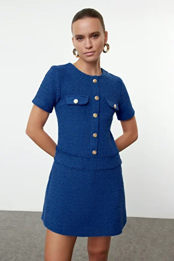 Trendyol Collection Sötétkék mini tweed ruha - A-vonalú, gombos részletek Twoaw25el00168