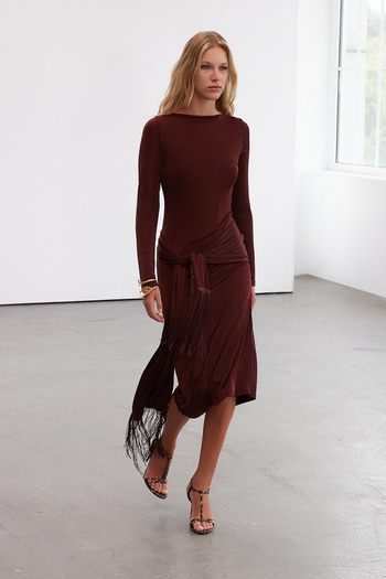 Trendyol Collection Stretchy Midi Πλεκτό Φόρεμα - Λεπτομέρεια καφέ φούντα, Limited Edition TWOAW25EL00302