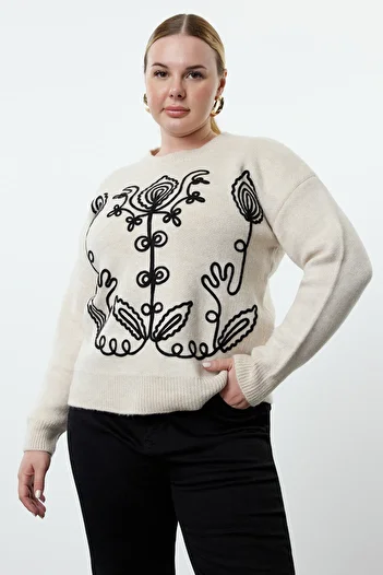 Trendyol Curve Crew Neck Beige Knitwear Sweater - Embroidery Detailed TBBAW25AN00004