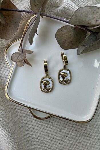 AURA ATELIER Vintage Earrings with Rose Detail on Steel Mother of Pearl