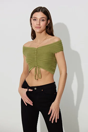 SHERIN Green Shoulder Low-cut Knitwear Bustier