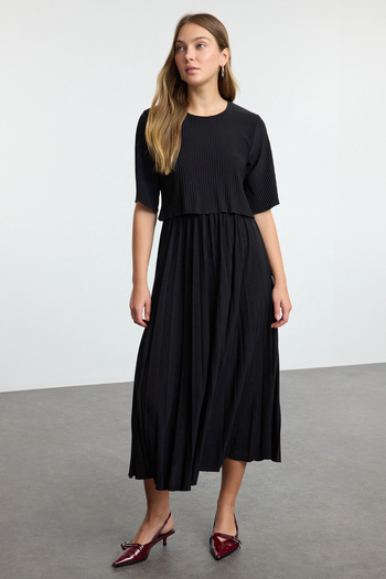 Trendyol Collection Rochie midi Skater neagră tricotată elastică - Decolteu triplu TWOAW25EL00411