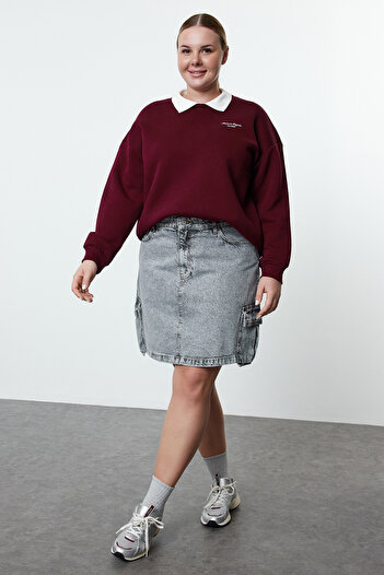 Trendyol Curve Claret Red Embroidered Wide Fit Large Size Knitted Sweatshirt with Internal Collar