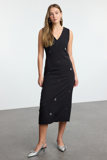 Trendyol Collection Rochie neagră țesătă cu gilet midi, cu decolteu în V, brodat cu piatră TWOAW25EL00438