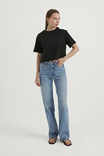 Hiccup Crew Neck Crop Top - Basic Model
