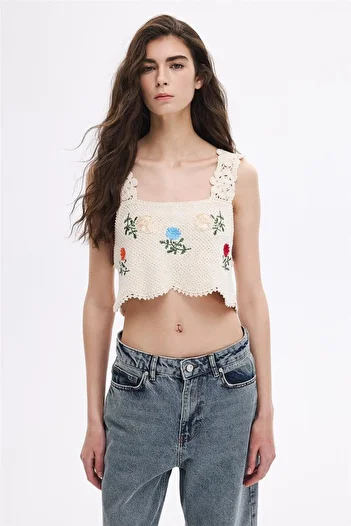 SHERIN Ecru Floral Embroidered Blouse