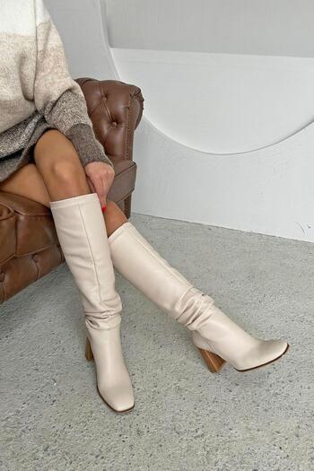 STRASWANS Clara Women's Blunt Toe Gusseted Leather Boots Beige