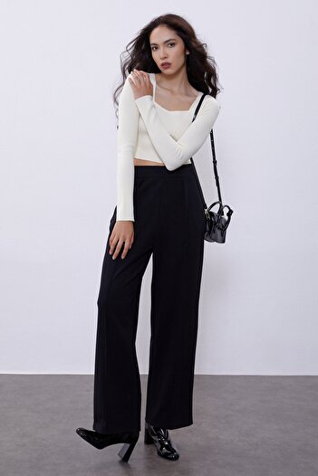 SHERIN Ecru Long Sleeve Crop Knitwear Sweater
