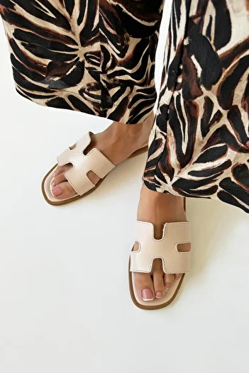 STRASWANS Vex Beige Single Strip Women's Leather Daily Slippers