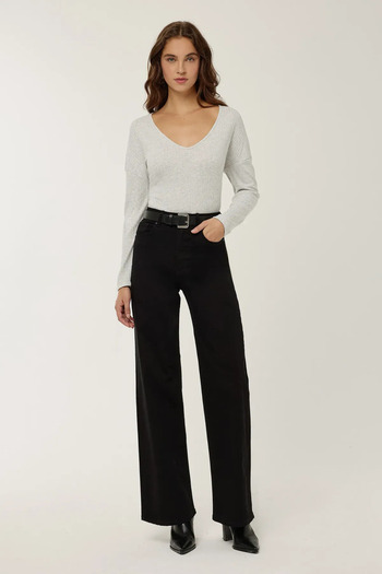 Hiccup Slim Fit V-Neck Long Sleeve Blouse