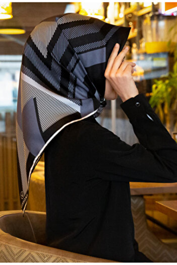 Vissona Tivil Black Line Patterned Silk Scarf 11253-0028-0001