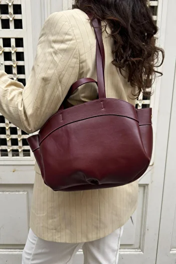 LEONAS Removable Pouch Hand and Shoulder Strap Tote Bag Willy Claret Red