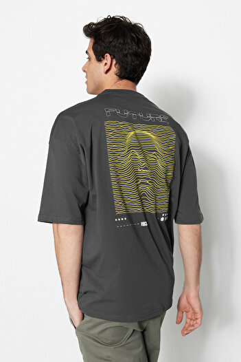 Trendyol Collection AnThraciTe Fluffy Printed Oversize T-Shirt - 100% Tinne TMNSS23TS00171