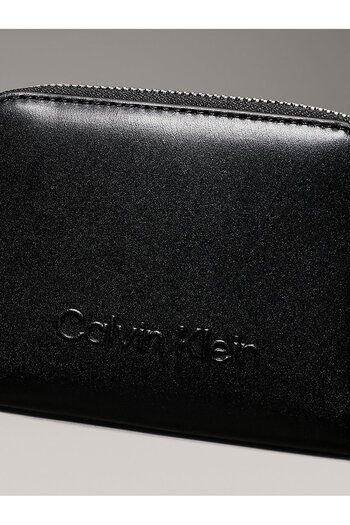 Calvin Klein Embossed Logo Zıp Md Wallet