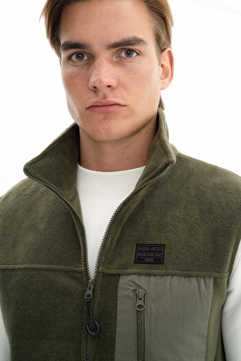 Arma Men's Khaki Winter Zipper Pocket Full Zipper Short Sleeve Regular Fit Vest K 26424674201