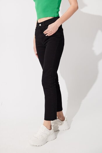SHERIN Black High Waist Straight Fit Jeans