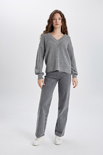 DeFacto Oversize Wide Fit V-Neck Basic Plain Knitwear Sweater Z7135Az24Wn