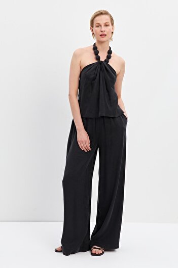 Setre Black Halter Neck Detailed Blouse and Comfortable Cut Trousers Set
