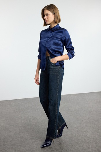 Trendyol Collection Sötétkék szatén szőtt ing - normál szabású TWOAW25GO00100