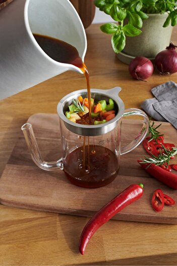 Tchibo Glass Fat Reducing Jug With Sieve 500 ml, Transparent