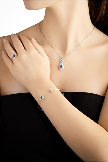 So CHIC... Safir Masalı 18 Ayar Beyaz Altın Kaplama 43 Cm Gümüş Baget Kolye