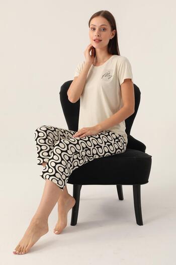 Arnetta 2894 Battal Short Sleeve Capri Set - Cream