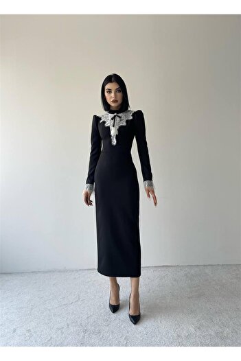 conconmoda Šaty s krajkovým límcem Zendaya - černé